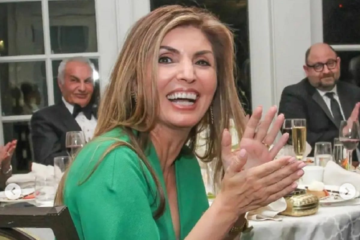 عکس| حمایت همسر رضا پهلوی از اقدام جنجالی سردار آزمون عکس| حمایت همسر رضا پهلوی از اقدام جنجالی سردار آزمون | دیلی فوتبال