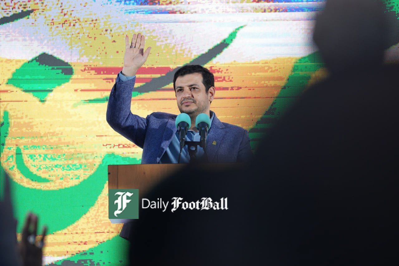 عکس| مقایسه تعداد مخاطبان سخنرانی رائفی پور با 7 سال پیش عکس| مقایسه تعداد مخاطبان سخنرانی رائفی پور با 7 سال پیش | دیلی فوتبال