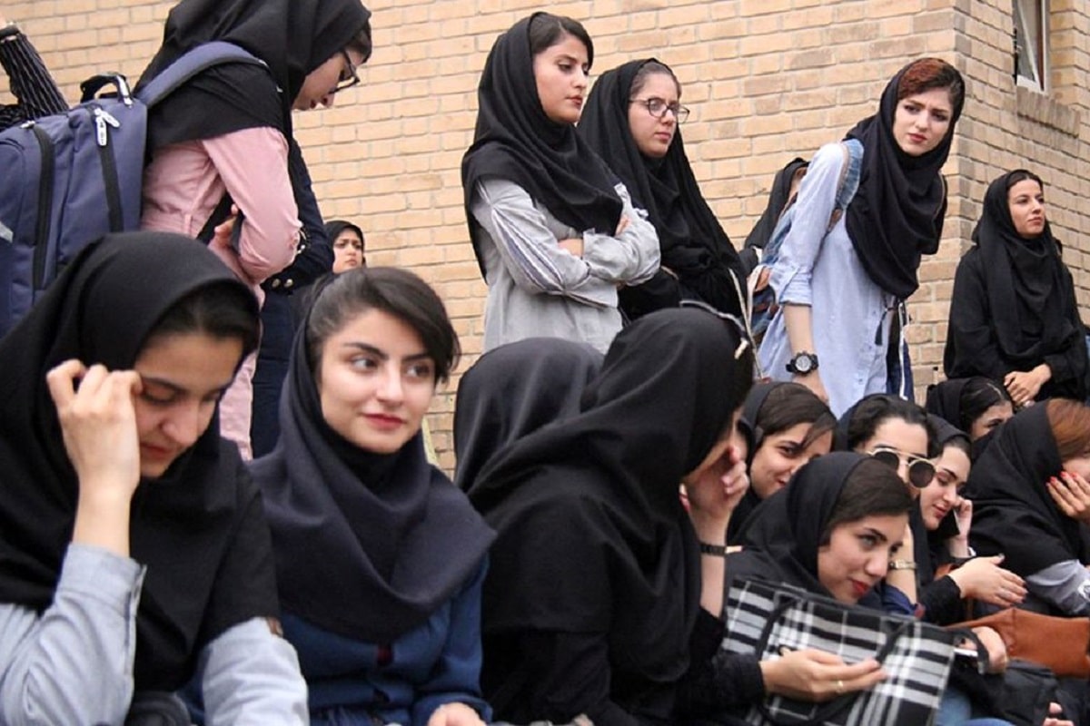 ورود دانشجویان با روسری به دانشگاه ممنوع! ورود دانشجویان با روسری به دانشگاه ممنوع! | دیلی فوتبال