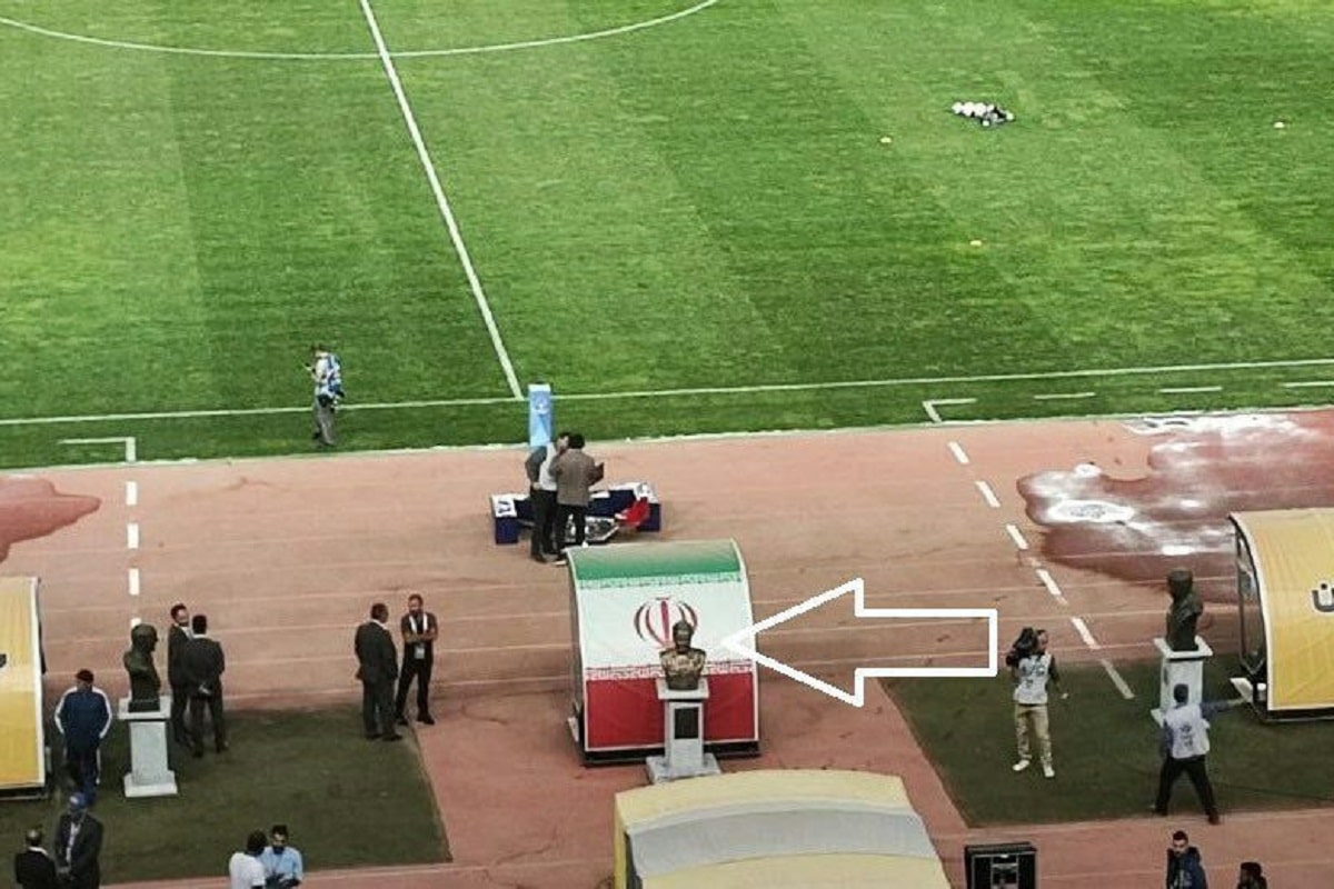 برداشتن مجسمه سردار سلیمانی از ورزشگاه نقش جهان اصفهان برای میزبانی سپاهان از الهلال برداشتن مجسمه سردار سلیمانی از ورزشگاه نقش جهان اصفهان برای میزبانی سپاهان از الهلال | دیلی فوتبال