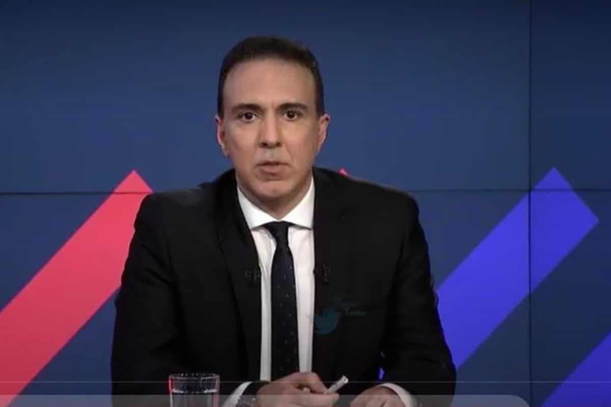 فیلم| واکنش مزدک میرزایی به چفیه انداختن بازیکنان تیم ملی ایران فیلم| واکنش مزدک میرزایی به چفیه انداختن بازیکنان تیم ملی ایران | دیلی فوتبال