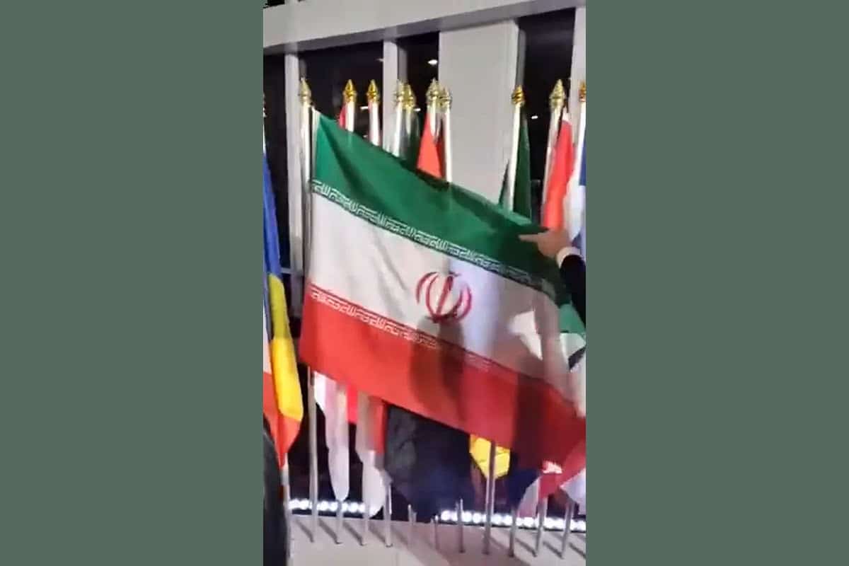 فیلم| اقدام انقلابی مربی تیم ملی موی تای ایران در مسابقات جهانی فیلم| اقدام انقلابی مربی تیم ملی موی تای ایران در مسابقات جهانی | دیلی فوتبال