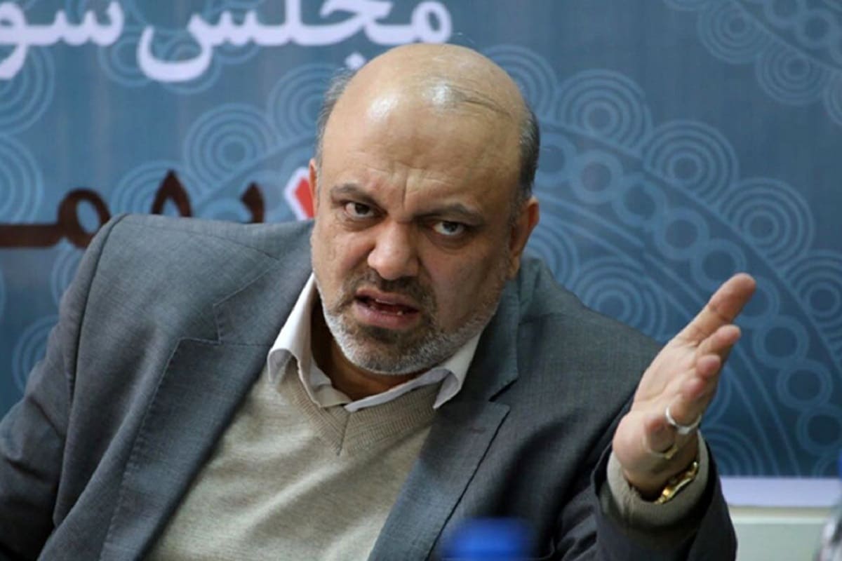 فیلم| واکنش علیرضا منادی به جنجال رفتار توهین آمیز با معلمان | دیلی فوتبال