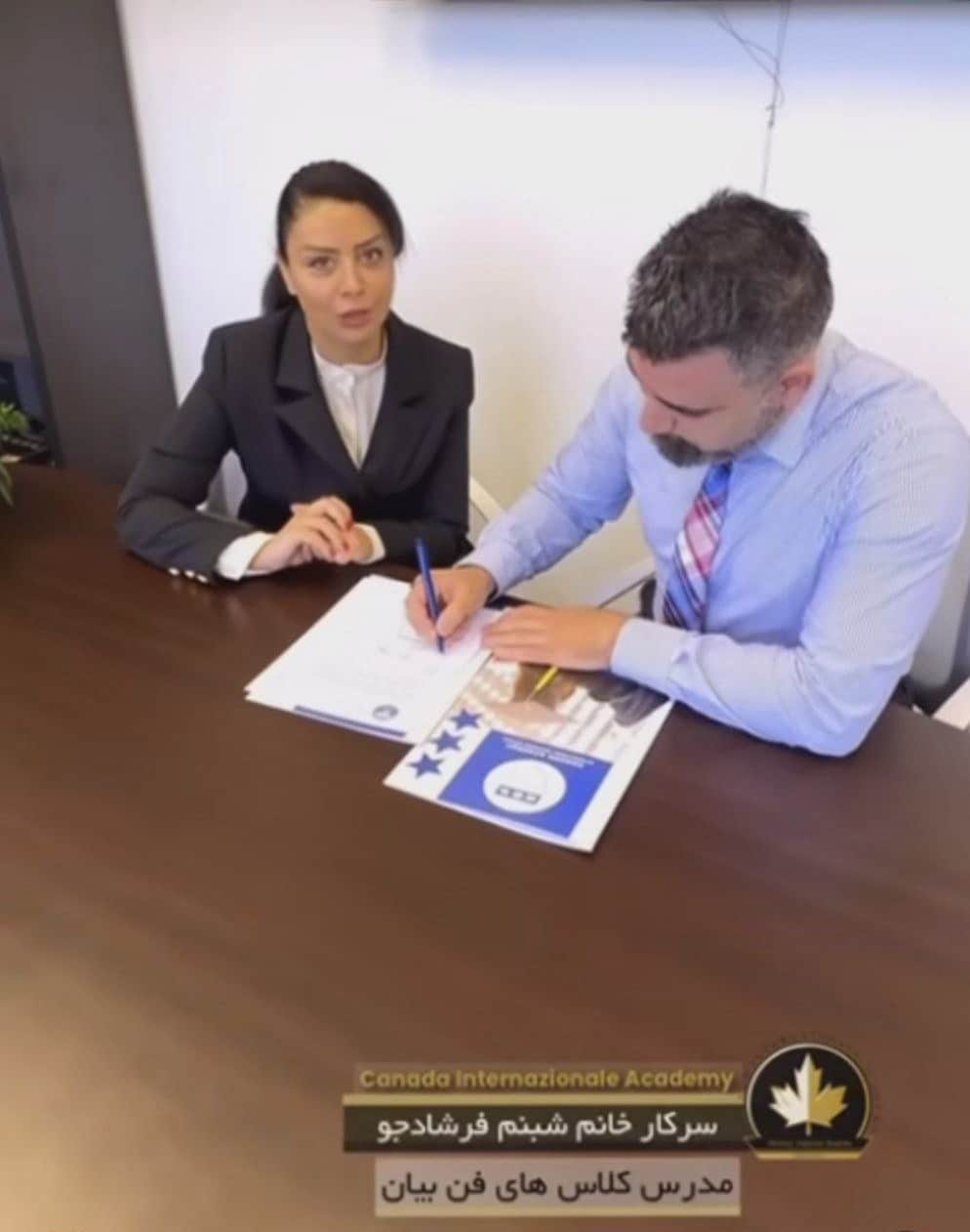 عکس| عاقبت وطن فروشی سلبریتی زن عکس| عاقبت وطن فروشی سلبریتی زن | دیلی فوتبال