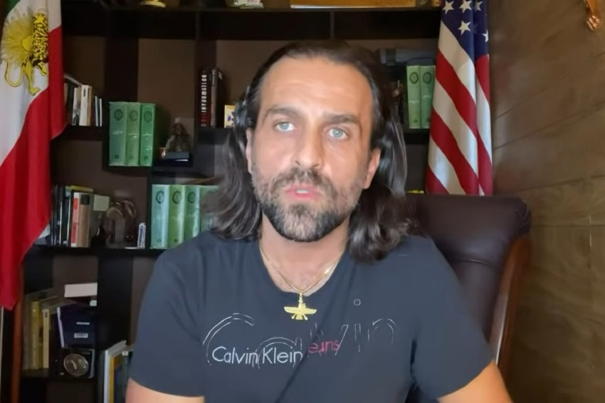 فیلم| حمله تند فخرآور به رضا پهلوی و فرح دیبا فیلم| حمله تند فخرآور به رضا پهلوی و فرح دیبا | دیلی فوتبال