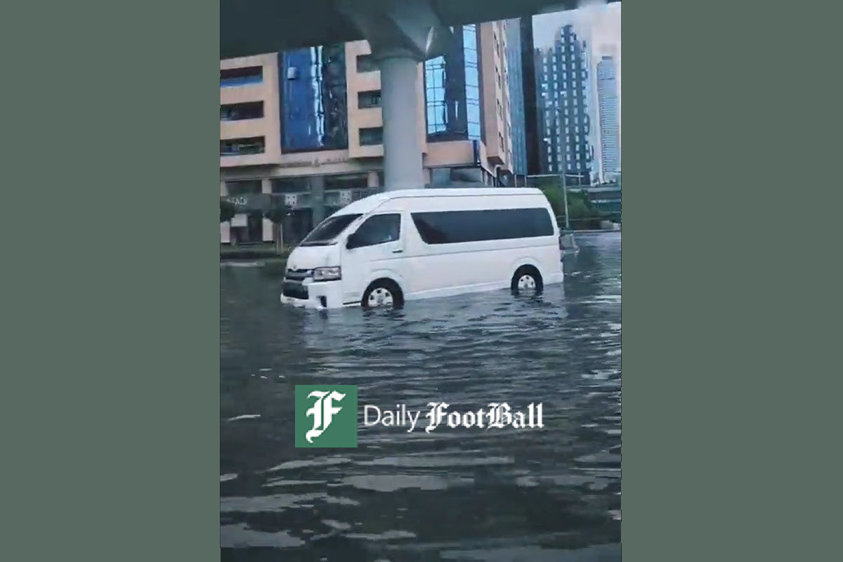 فیلم| پس اون آسفالت های جاذب آب باران کو؟ | دیلی فوتبال