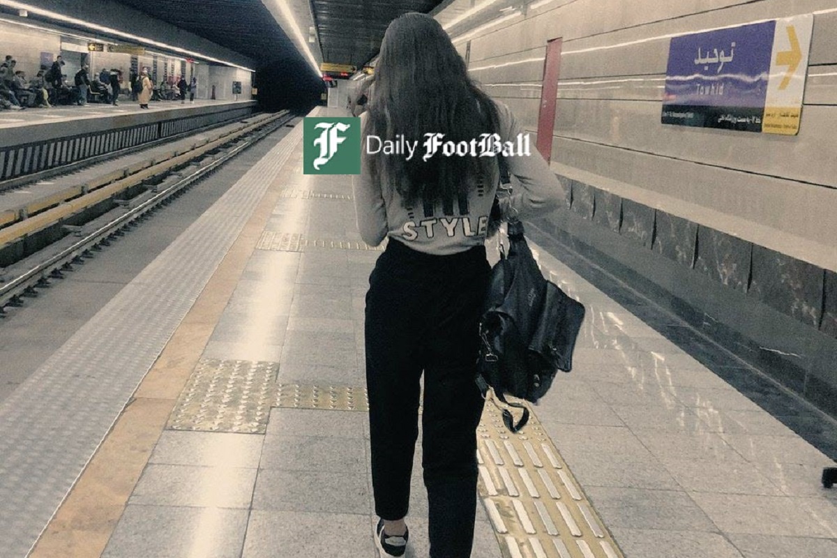 عکس| هنجارشکنی علنی با کشف حجاب در متروی تهران | دیلی فوتبال