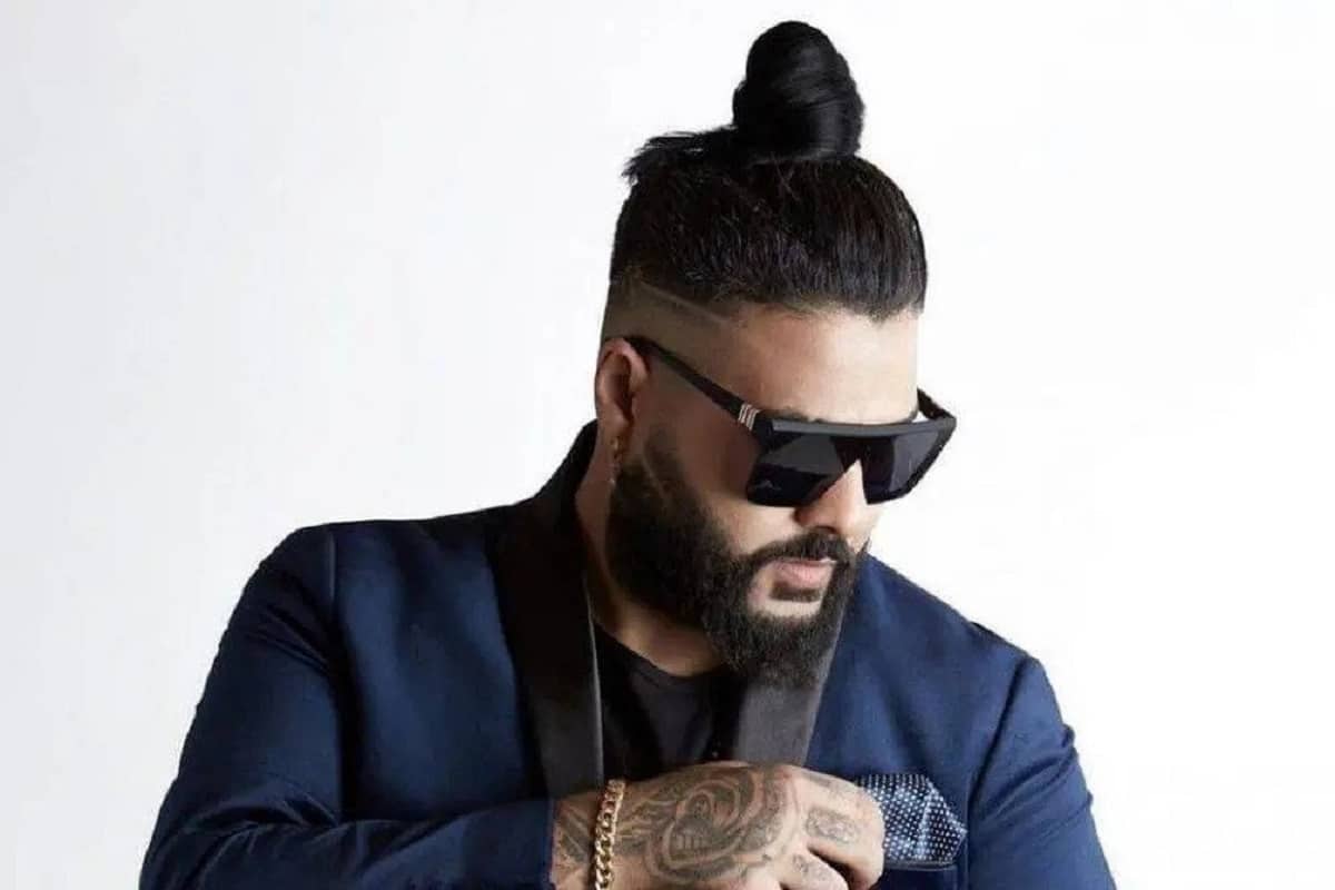 فیلم| تحقیر ساسی مانکن توسط مجری های شبکه من و تو فیلم| تحقیر ساسی مانکن توسط مجری های شبکه من و تو | دیلی فوتبال