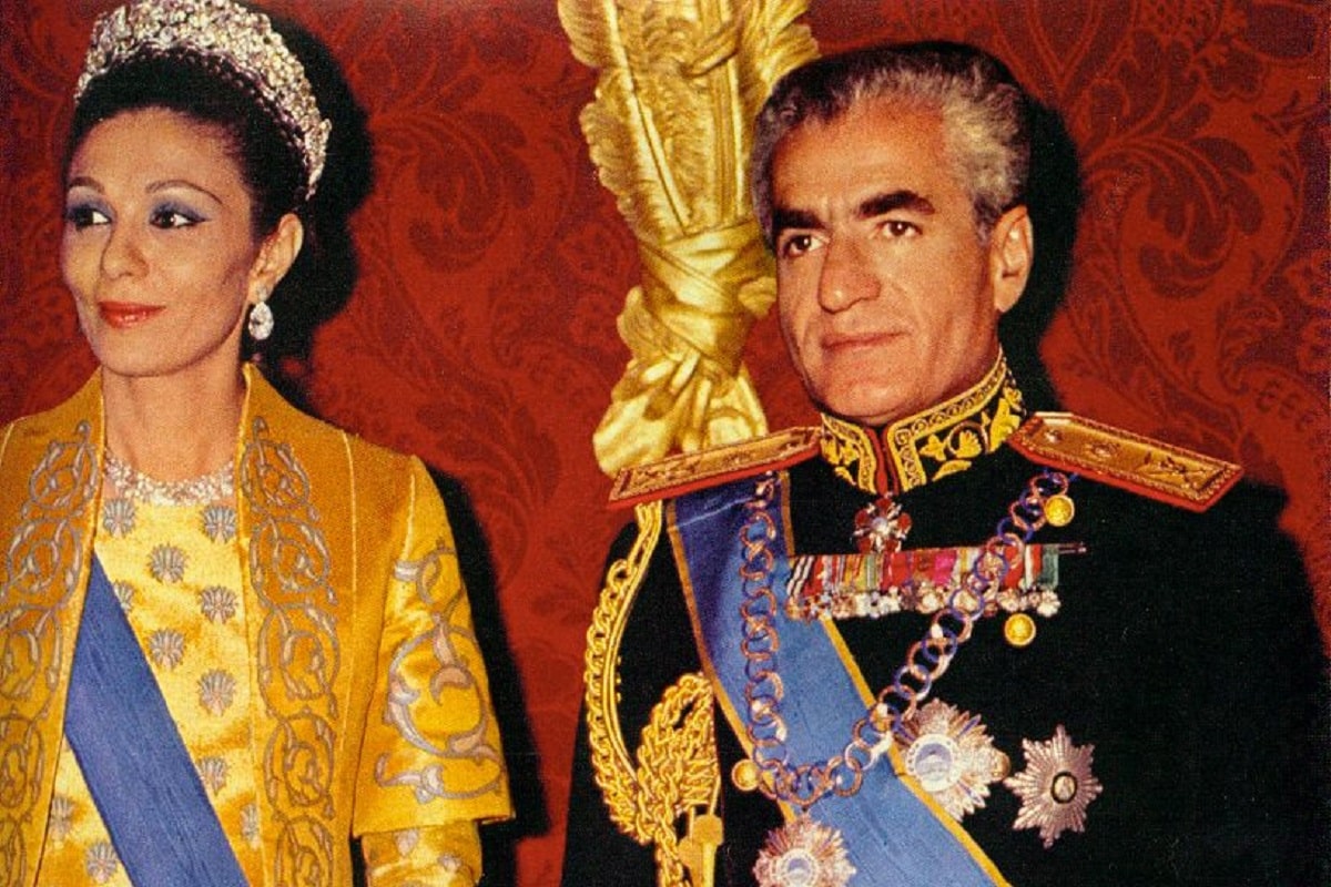 فیلم| نامه مردم به فرح پهلوی؛ زمان شاه در تهران چه خبر بود؟ فیلم| نامه مردم به فرح پهلوی؛ زمان شاه در تهران چه خبر بود؟ | دیلی فوتبال