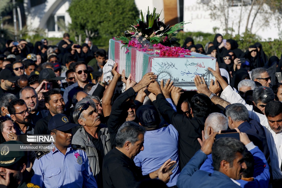 عکس| توهین بی شرمانه خبرنگار روزنامه اصلاح طلب به شهدای گمنام دفاع مقدس عکس| توهین بی شرمانه خبرنگار روزنامه اصلاح طلب به شهدای گمنام دفاع مقدس | دیلی فوتبال