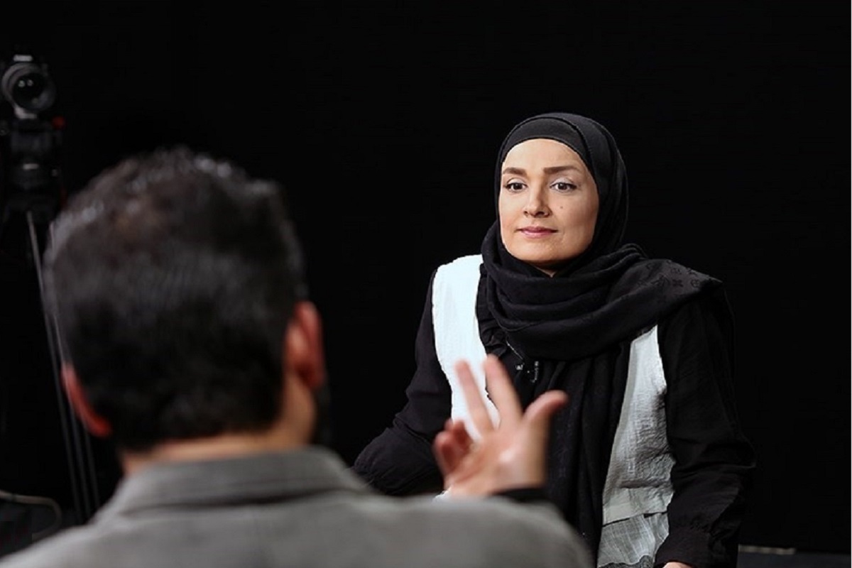 عکس| واکنش تند خاله نرگس به توهین بی شرمانه علی کریمی عکس| واکنش تند خاله نرگس به توهین بی شرمانه علی کریمی | دیلی فوتبال