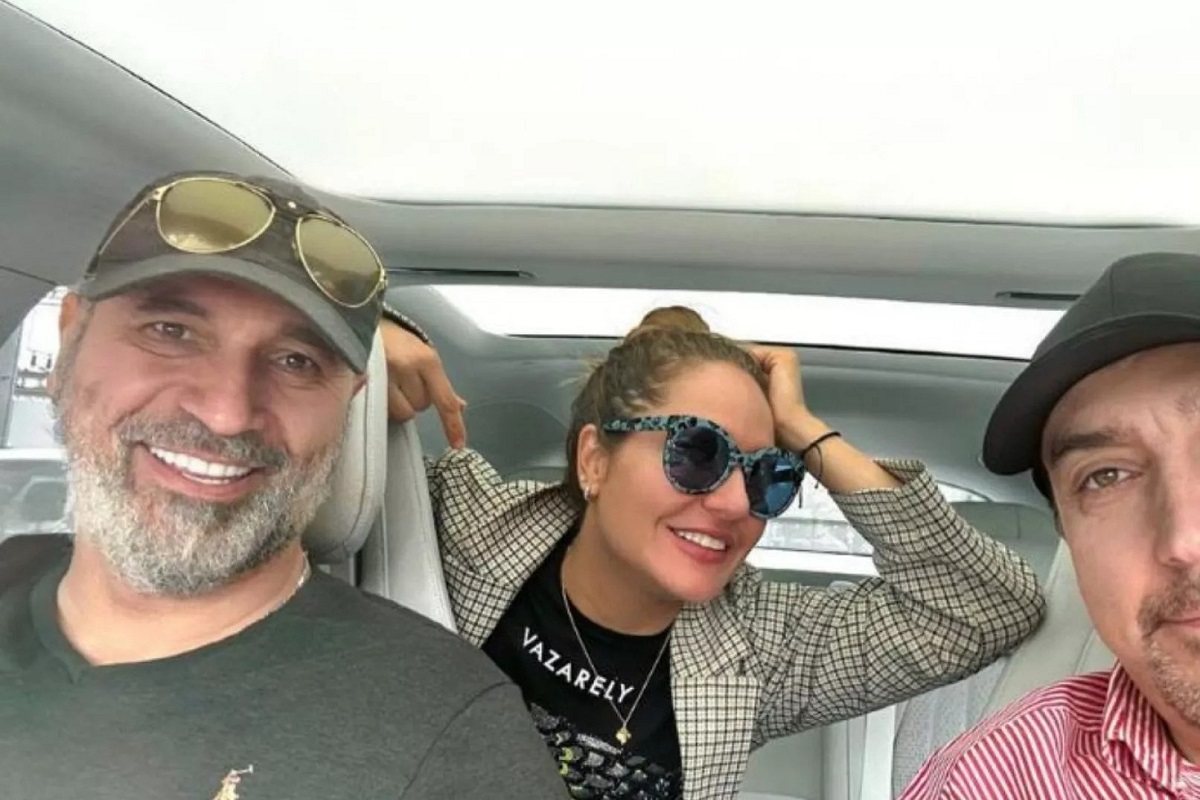 عکس| عاقبت وطن فروشی مهناز افشار و حمید فرخ نژاد؛ بازیگران فراری به خاک سیاه نشستند عکس| عاقبت وطن فروشی مهناز افشار و حمید فرخ نژاد؛ بازیگران فراری به خاک سیاه نشستند | دیلی فوتبال