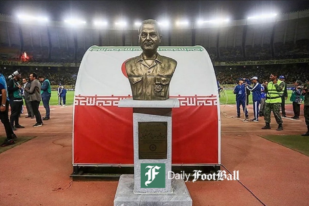 عکس| واکنش مدیر پیشین فدراسیون فوتبال به حذف تندیس سردار سلیمانی از ورزشگاه سپاهان عکس| واکنش مدیر پیشین فدراسیون فوتبال به حذف تندیس سردار سلیمانی از ورزشگاه سپاهان | دیلی فوتبال