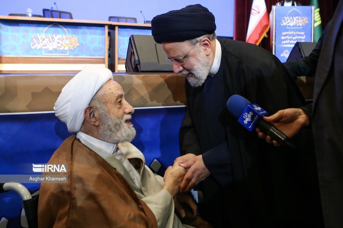 فیلم| فرق بین رادیو و آخوند چیه؟ فیلم| فرق بین رادیو و آخوند چیه؟ | دیلی فوتبال