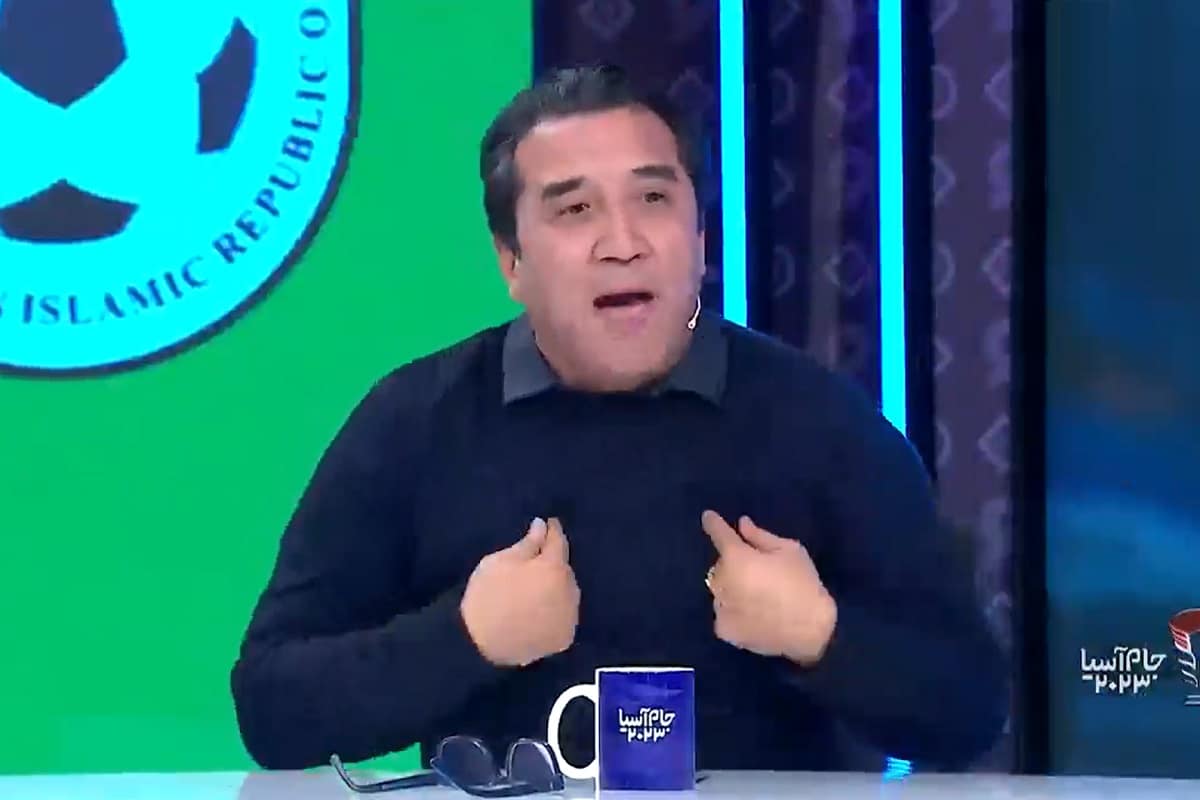 فیلم| درگیری شدید خداداد عزیزی و جواد خیابانی روی آنتن زنده تلویزیون | دیلی فوتبال