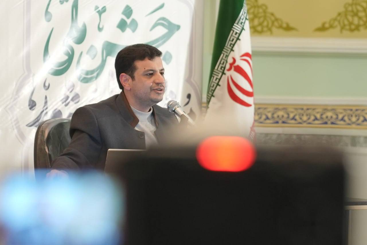 عکس| رفاقت گرم رائفی پور با نسل جدید | دیلی فوتبال