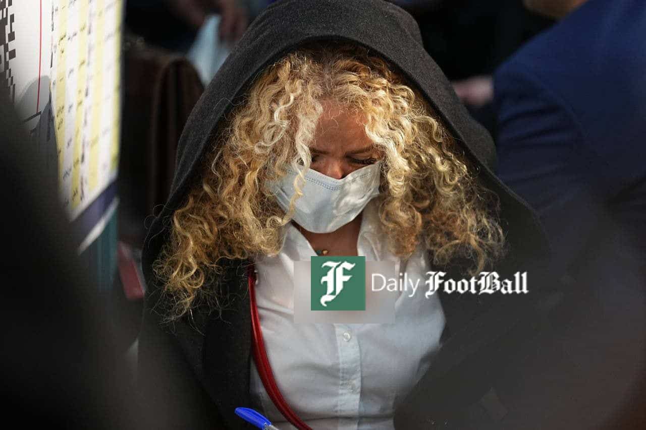 عکس| حضور زن کم حجاب در انتخابات اسفند 1402 | دیلی فوتبال