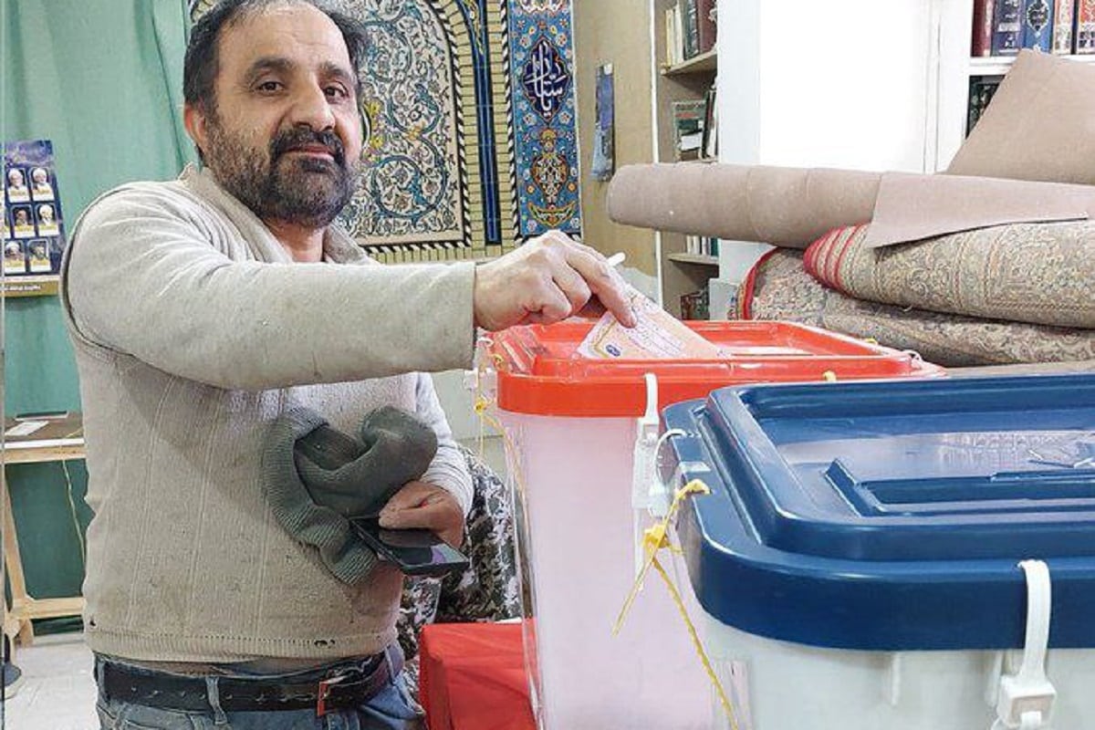 عکس| یک تار موی این کارگر شرف دارد به محمد خاتمی و امثالش! | دیلی فوتبال