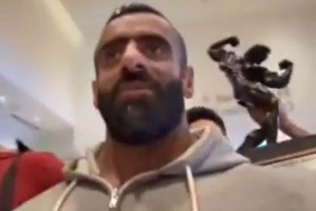 فیلم| پیام هادی چوپان به مردم ایران پس از قهرمانی در آرنولد کلاسیک 2024 فیلم| پیام هادی چوپان به مردم ایران پس از قهرمانی در آرنولد کلاسیک 2024 | دیلی فوتبال