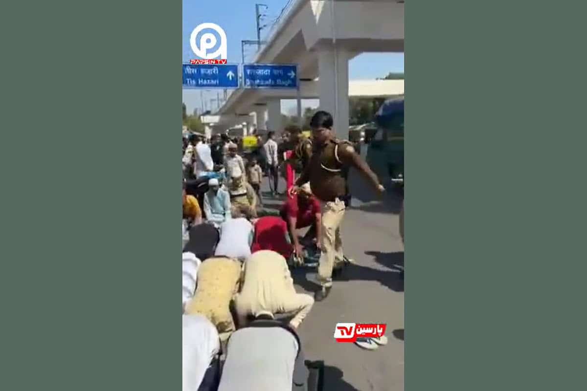 فیلم| ضرب و شتم وحشیانه نمازگزاران توسط پلیس هند فیلم| ضرب و شتم وحشیانه نمازگزاران توسط پلیس هند | دیلی فوتبال