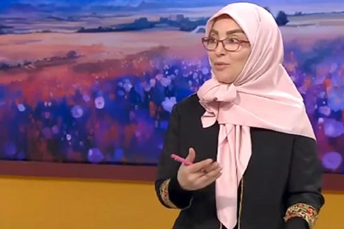 عکس| واکنش تند ژیلا صادقی مجری زن تلویزیون به فرصت طلبی داماد روحانی | دیلی فوتبال