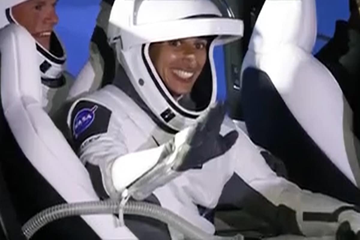 فیلم| یاسمین مقبلی؛ از سفر به فضا تا جنگ با ایران | دیلی فوتبال