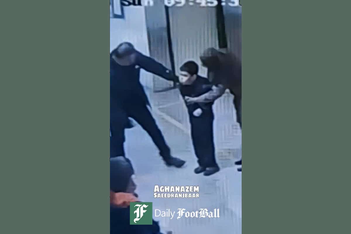 فیلم| نجات دانش آموز از خفگی توسط ناظم مدرسه فیلم| نجات دانش آموز از خفگی توسط ناظم مدرسه | دیلی فوتبال