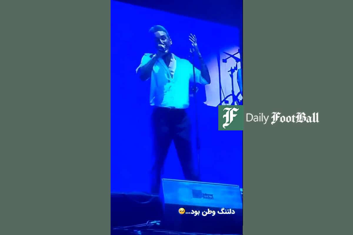 فیلم| صحبت های شادمهر عقیلی درباره بازگشت به ایران در کنسرت فیلم| صحبت های شادمهر عقیلی درباره بازگشت به ایران در کنسرت | دیلی فوتبال