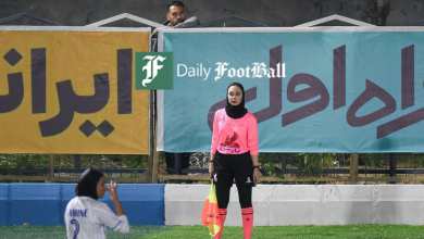 عکس| توهین بی شرمانه کمک داور زن فدراسیون فوتبال به تیم ملی در اغتشاشات 1401 | دیلی فوتبال