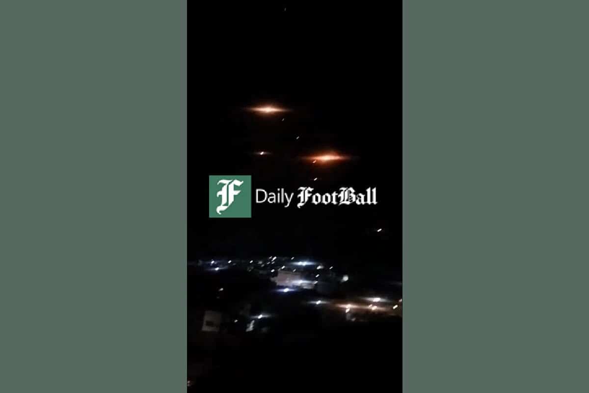 فیلم| فریاد لبیک یا حسین (ع) زن فلسطینی هنگام اصابت موشک های ایران به اسرائیل فیلم| فریاد لبیک یا حسین (ع) زن فلسطینی هنگام اصابت موشک های ایران به اسرائیل | دیلی فوتبال