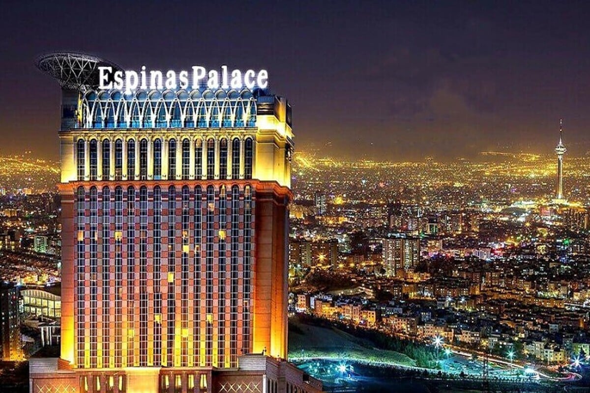 عکس| سادگی کارت عروسی ستایش (فاطمه) دختر شمخانی در هتل اسپیناس پالاس | دیلی فوتبال