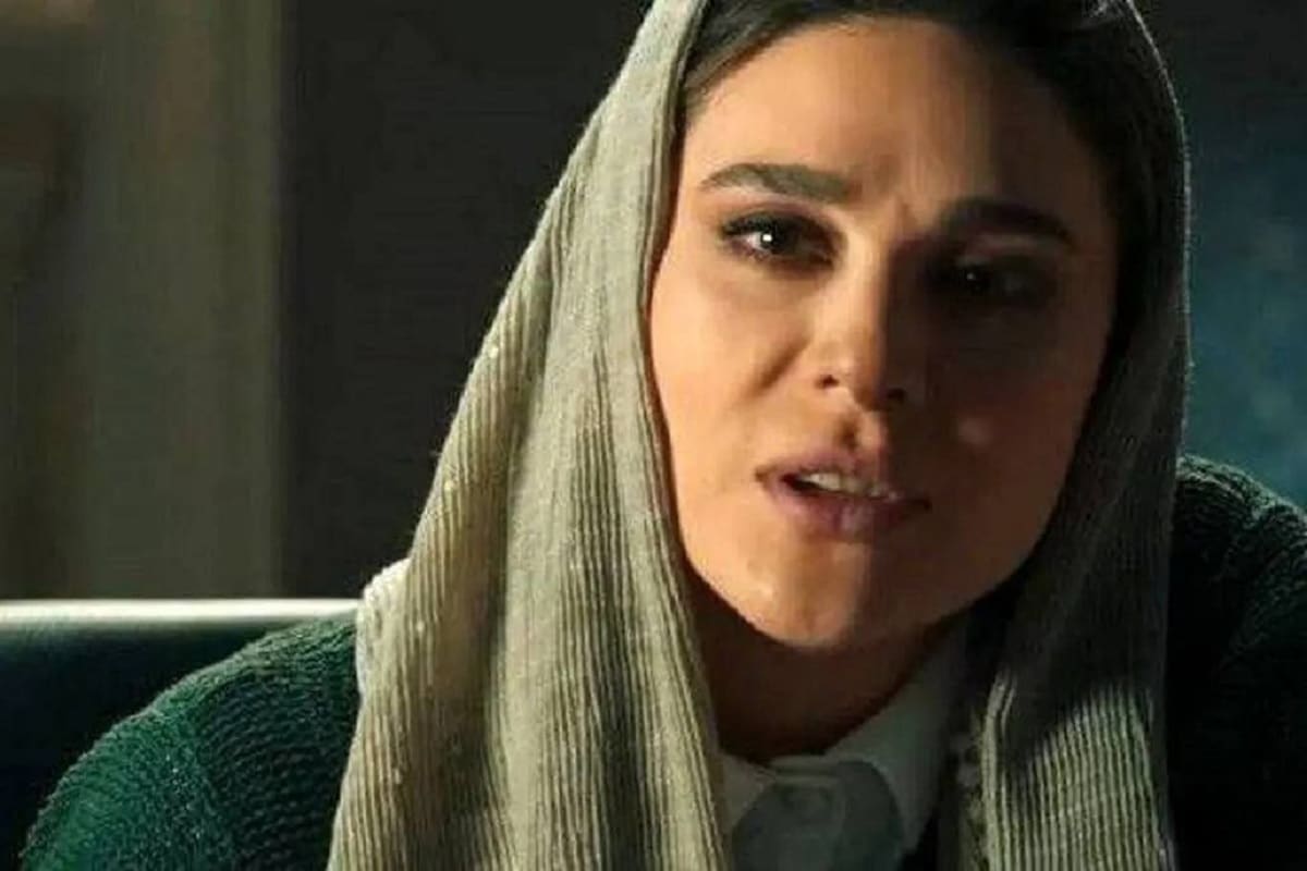 حمله روزنامه همشهری به آرایش غلیظ سحر دولتشاهی حمله روزنامه همشهری به آرایش غلیظ سحر دولتشاهی | دیلی فوتبال