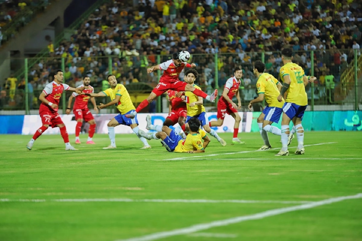 عکس| شادی گل منشوری و غیراخلاقی بازیکن پرسپولیس عکس| شادی گل منشوری و غیراخلاقی بازیکن پرسپولیس | دیلی فوتبال