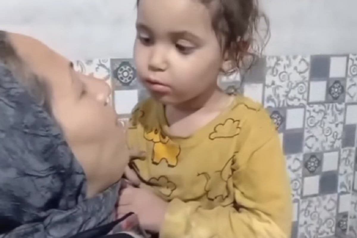 فیلم| یسنا دیدار زنده پیدا شد؛ پایان خوش 5 روز پرالتهاب برای مادر بی تاب | دیلی فوتبال