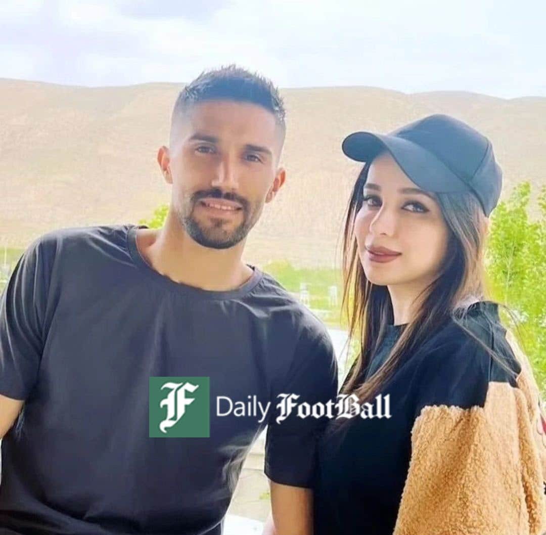 عکس| ترفند همسر حسین حسینی برای حجاب عکس| ترفند همسر حسین حسینی برای حجاب | دیلی فوتبال