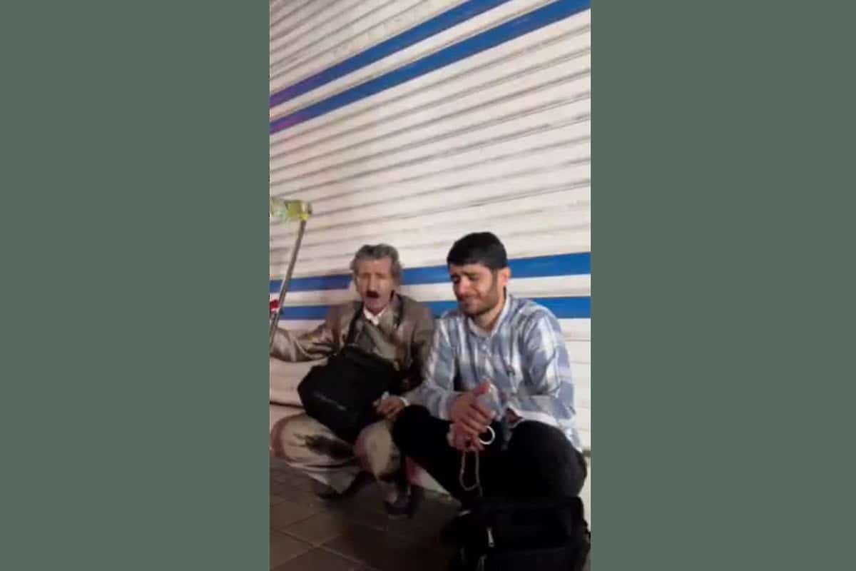 فیلم| همنشینی مداح معروف با یک نوازنده خیابانی در رشت | دیلی فوتبال