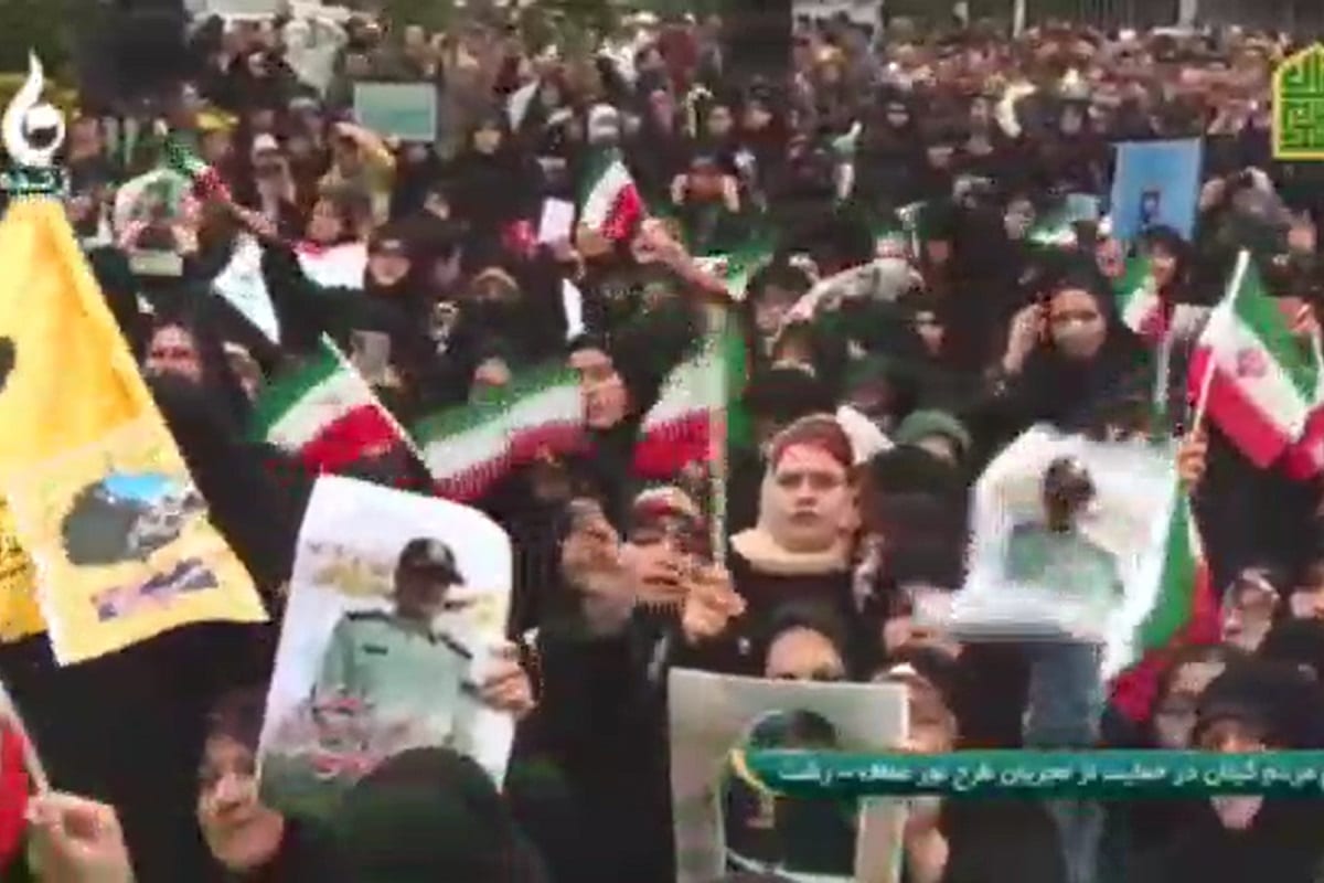 فیلم| تجمع مردم رشت در حمایت از طرح نور فراجا؛ احیای حجاب اجرای دستور خداست | دیلی فوتبال