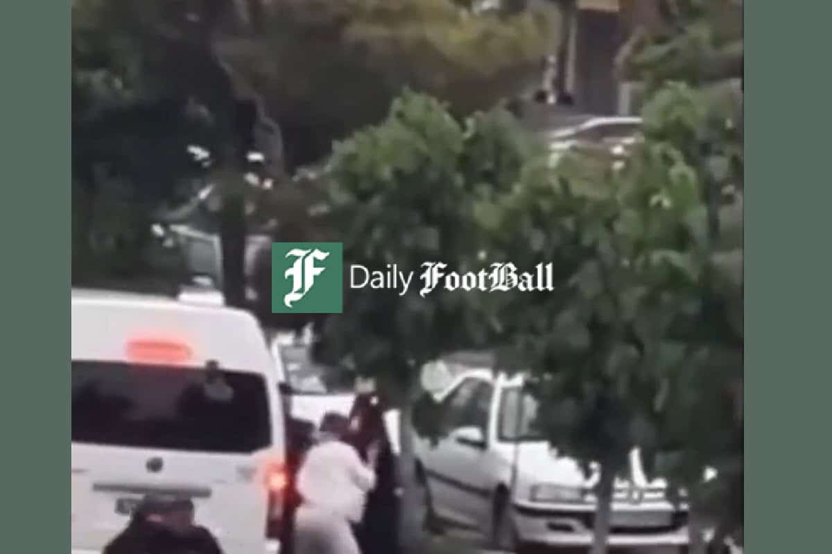 فیلم| برهنه شدن زن بی حجاب در واکنش به تذکر گشت ارشاد | دیلی فوتبال