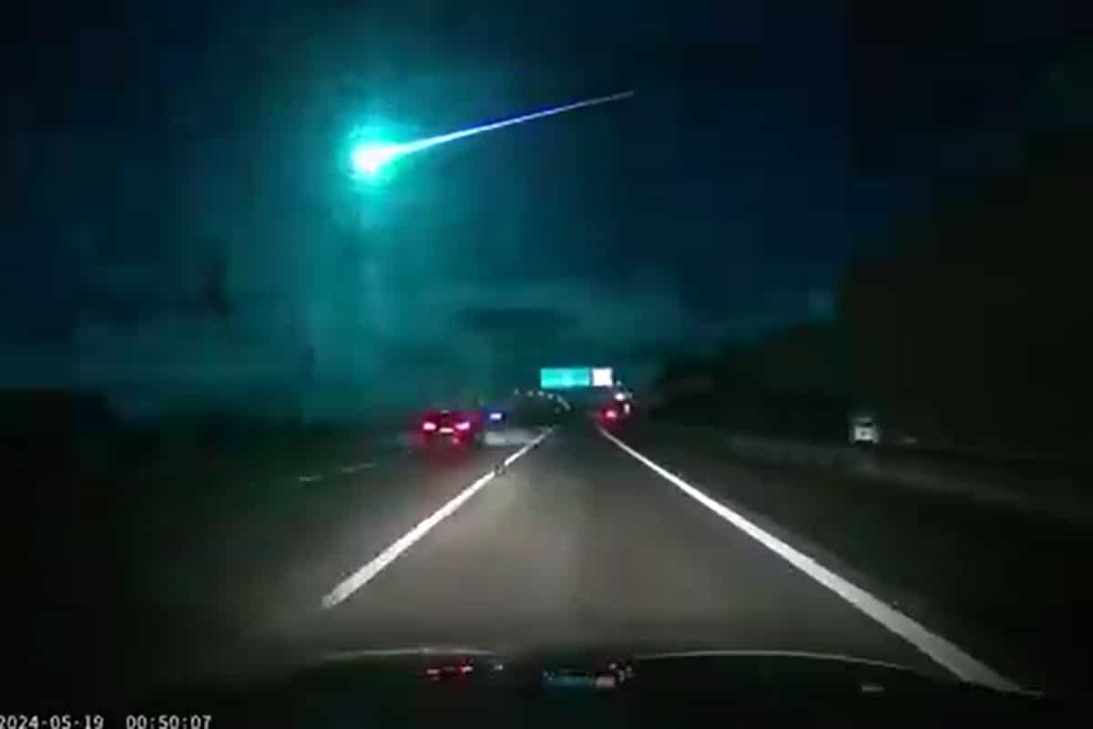 فیلم| عبور شهاب سنگ از آسمان پرتغال فیلم| عبور شهاب سنگ از آسمان پرتغال | دیلی فوتبال