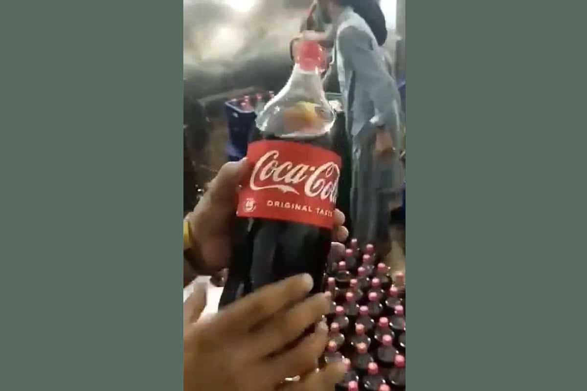 فیلم| تولید کوکاکولا در کارگاه های خانگی هند فیلم| تولید کوکاکولا در کارگاه های خانگی هند | دیلی فوتبال