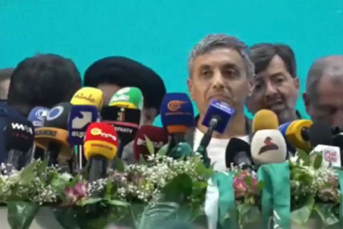 فیلم| حمله تند رسول خطیبی به علیرضا زاکانی در تجمع انتخاباتی فیلم| حمله تند رسول خطیبی به علیرضا زاکانی در تجمع انتخاباتی | دیلی فوتبال