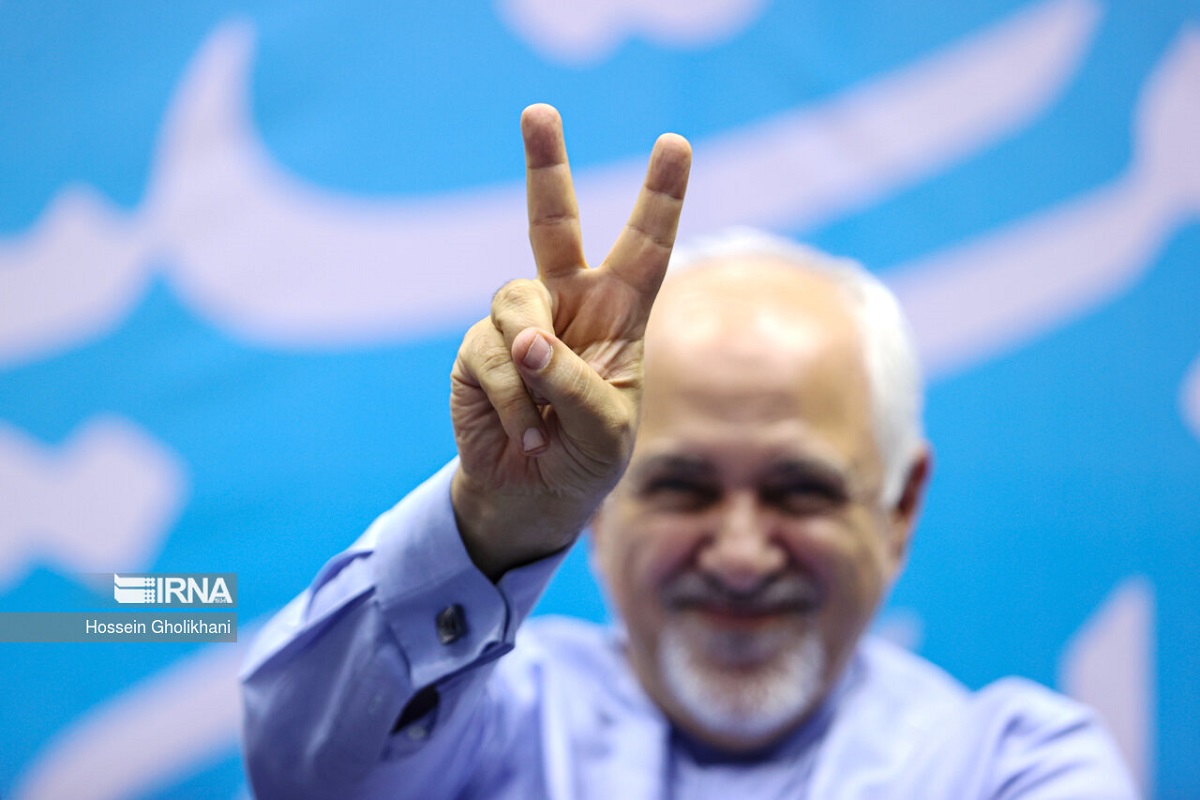 عکس| اسکورت های میلیاردی ظریف در قزوین؛ برجام به کام چه کسانی بود؟ عکس| اسکورت های میلیاردی ظریف در قزوین؛ برجام به کام چه کسانی بود؟ | دیلی فوتبال