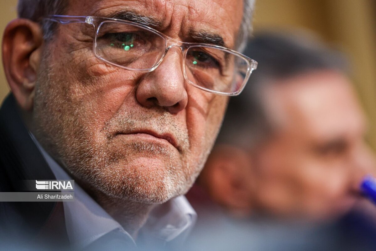 فیلم| شعار علیه مسعود پزشکیان در حرم شاه عبدالعظیم | دیلی فوتبال