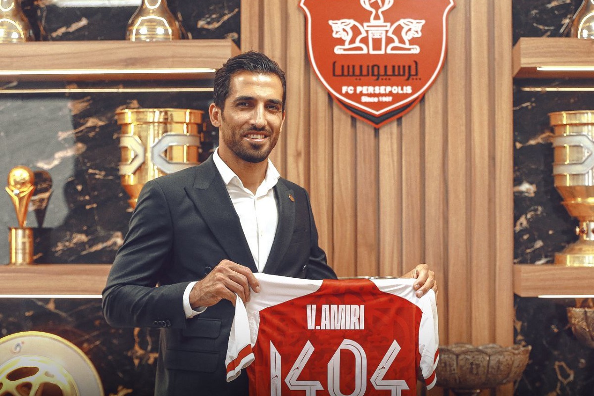تمدید قرارداد وحید امیری با پرسپولیس تا 1404 تمدید قرارداد وحید امیری با پرسپولیس تا 1404 | دیلی فوتبال