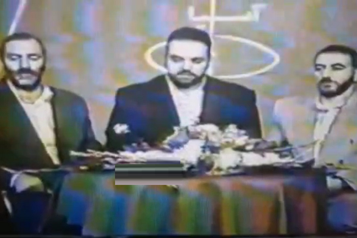 فیلم| ویدیوی زیرخاکی پرتاب گل روی آنتن زنده توسط جواد خیابانی | دیلی فوتبال