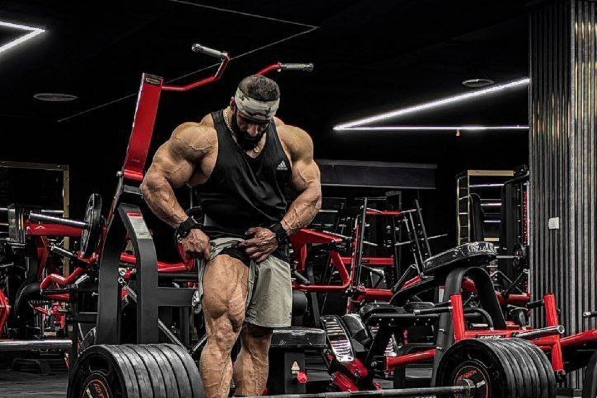 عکس| کنایه هادی چوپان به مبینا نعمت زاده و شهربانو منصوریان عکس| کنایه هادی چوپان به مبینا نعمت زاده و شهربانو منصوریان | دیلی فوتبال