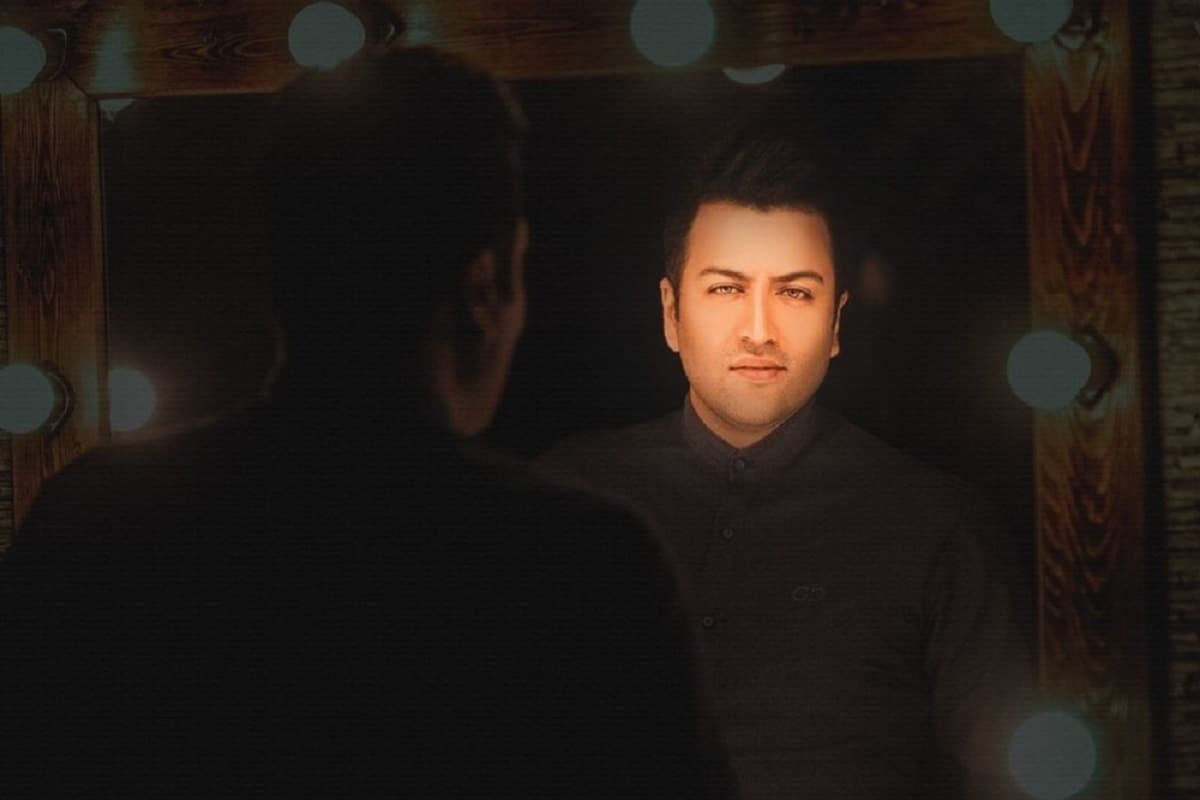 عکس| واکنش تند خواننده مشهور به وطن فروشی سلبریتی ها | دیلی فوتبال