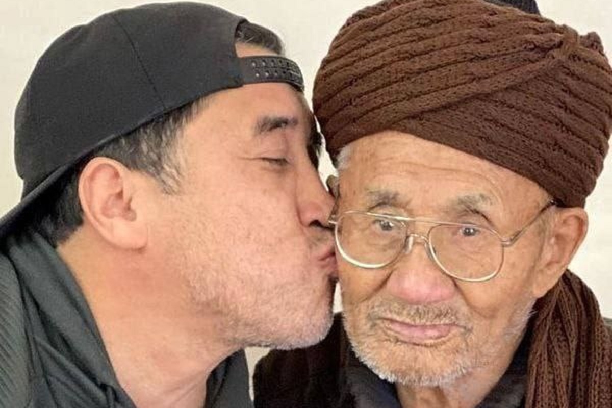 خداداد عزیزی عزادار شد خداداد عزیزی عزادار شد | دیلی فوتبال