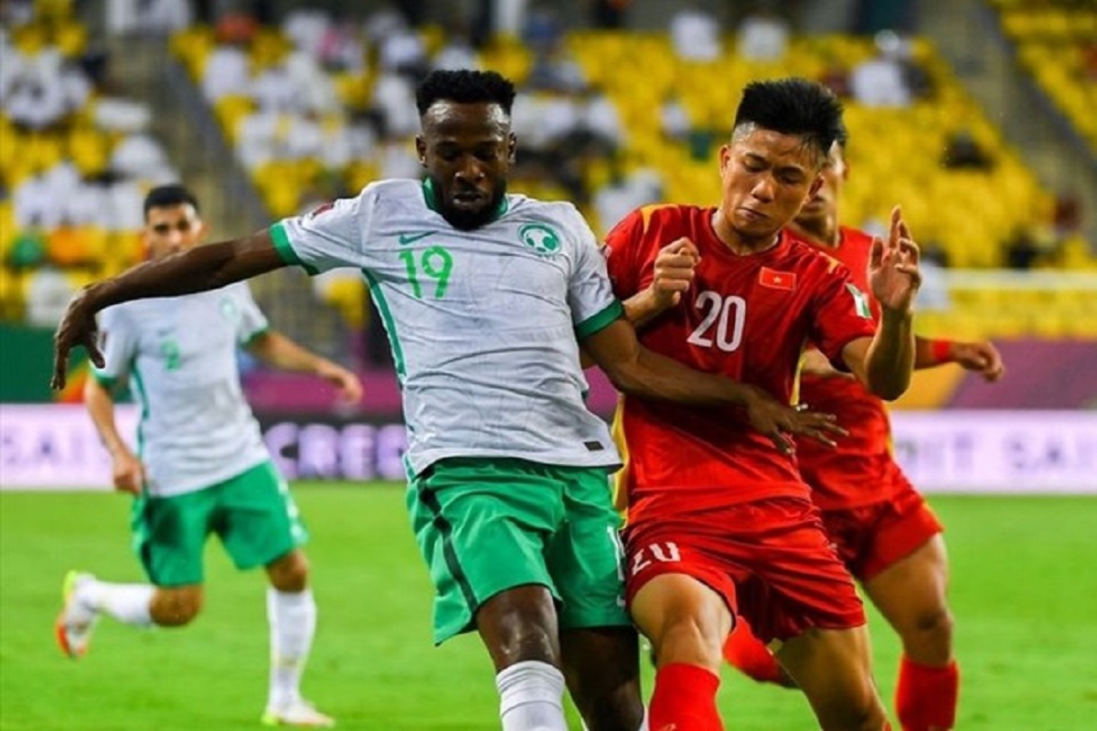 سقوط کاپیتان عربستان از بالکن خانه‌اش در دبی | دیلی فوتبال