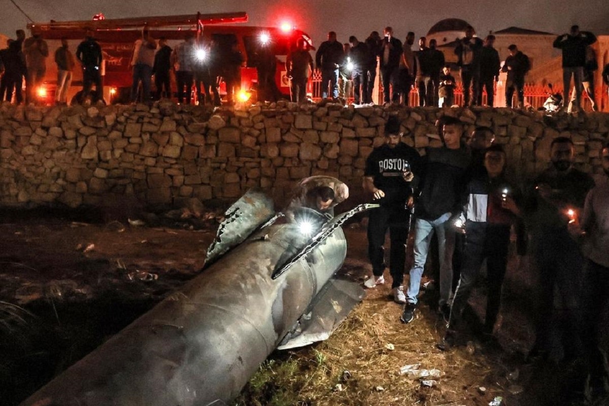 عکس| کل کل بچه های محله فلاح تهران با اسرائیل عکس| کل کل بچه های محله فلاح تهران با اسرائیل | دیلی فوتبال